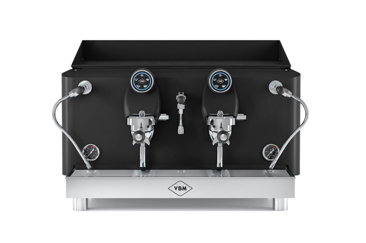 Ekspres kolbowy LOLLO 2GR BLACK w kawiarni